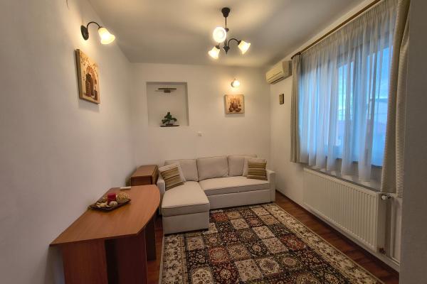 Închiriere apartament 3 camere, 80 mp - mobilat și utilat - Piața Dorobanți
