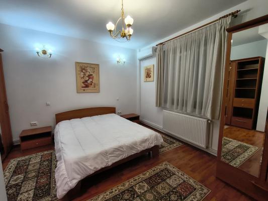Închiriere apartament 3 camere, 80 mp - mobilat și utilat - Piața Dorobanți