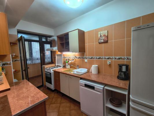 Închiriere apartament 3 camere, 80 mp - mobilat și utilat - Piața Dorobanți