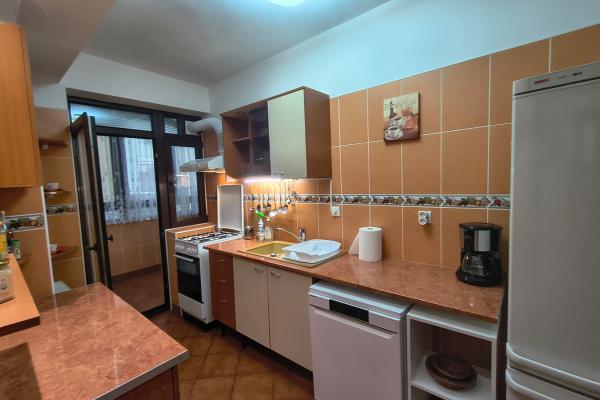 Închiriere apartament 3 camere, 80 mp - mobilat și utilat - Piața Dorobanți