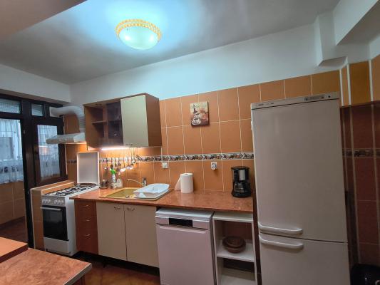 Închiriere apartament 3 camere, 80 mp - mobilat și utilat - Piața Dorobanți