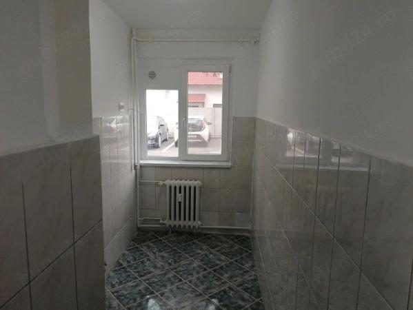 2 camere, semidecomandat, zona Centrala