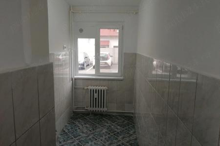 2 camere, semidecomandat, zona Centrala