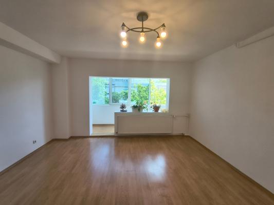 Apartament de vânzare - 2 camere, 60 mp - în apropiere de Kaufland Barbu Văcărescu