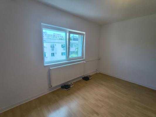 Apartament de vânzare - 2 camere, 60 mp - în apropiere de Kaufland Barbu Văcărescu