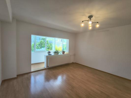 Apartament de vânzare - 2 camere, 60 mp - în apropiere de Kaufland Barbu Văcărescu