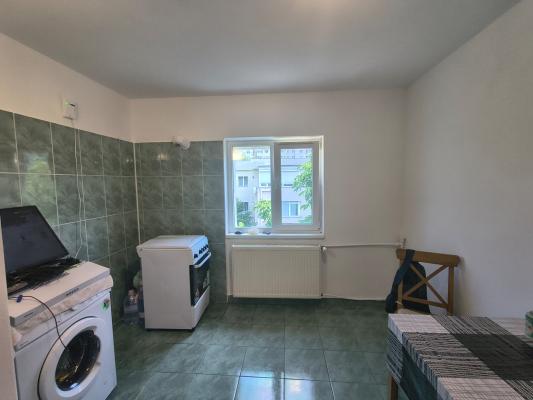 Apartament de vânzare - 2 camere, 60 mp - în apropiere de Kaufland Barbu Văcărescu