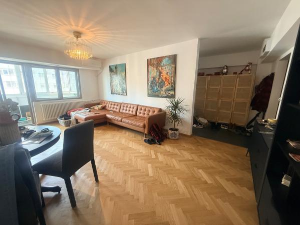 Apartament de vânzare 3 camere Titulescu - Piața Victoriei complet mobilat si utilat