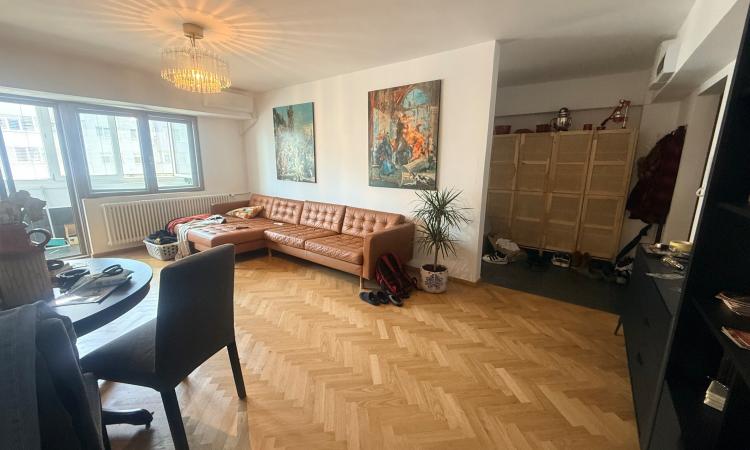 Apartament de vânzare 3 camere Titulescu - Piața Victoriei complet mobilat si utilat