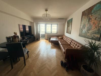 Apartament de vânzare 3 camere Titulescu - Piața Victoriei complet mobilat si utilat