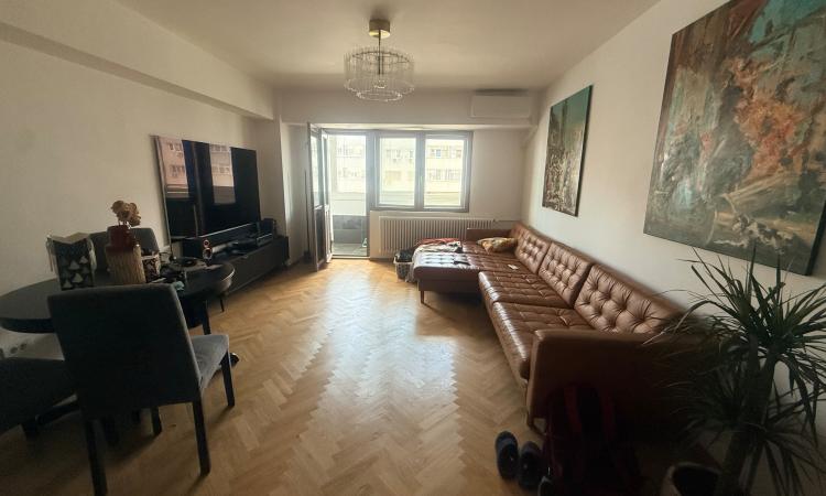 Apartament de vânzare 3 camere Titulescu - Piața Victoriei complet mobilat si utilat