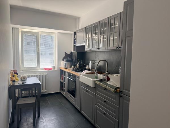 Apartament de vânzare 3 camere Titulescu - Piața Victoriei complet mobilat si utilat
