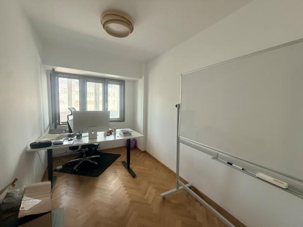 Apartament de vânzare 3 camere Titulescu - Piața Victoriei complet mobilat si utilat