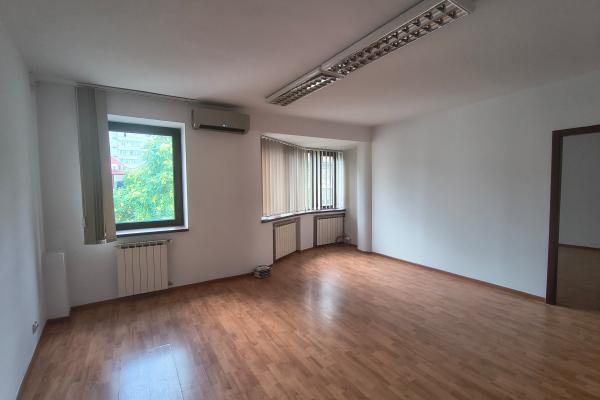 Apartament cu 3 camere, 80 mp, nemobilat - pentru birouri - Zona Piața Dorobanți