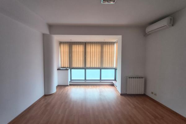 Apartament cu 3 camere, 80 mp, nemobilat - pentru birouri - Zona Piața Dorobanți