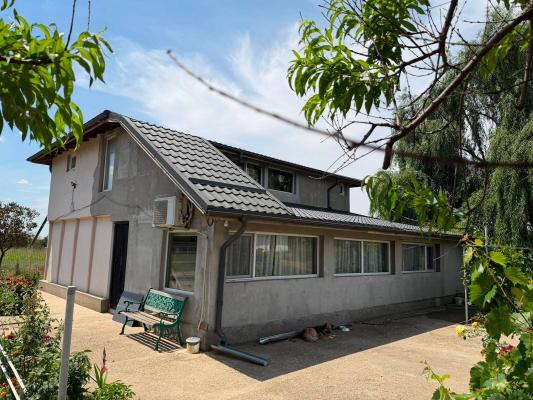 Fermă de vânzare | 3 ha | Între București și Constanța | Exploatație agricolă și zootehnică
