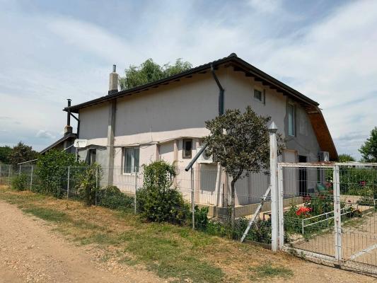 Fermă de vânzare | 3 ha | Între București și Constanța | Exploatație agricolă și zootehnică