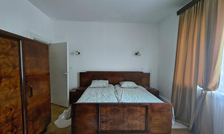 Închiriere apartament 4 camere, 153 mp, mobilat și utilat - parter vilă - Dorobanți Capitale