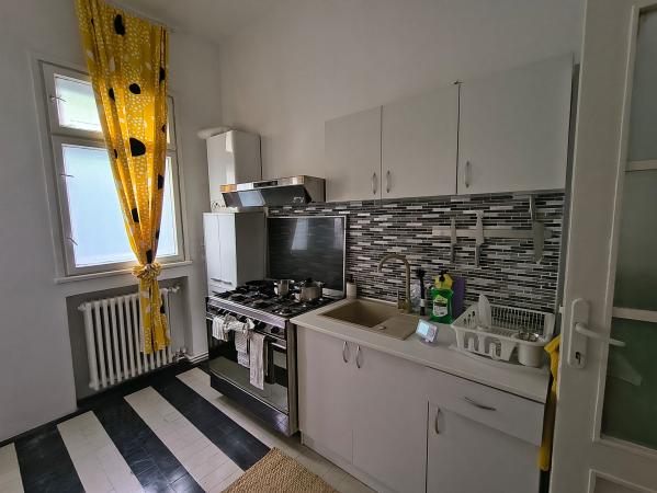 Închiriere apartament 4 camere, 153 mp, mobilat și utilat - parter vilă - Dorobanți Capitale