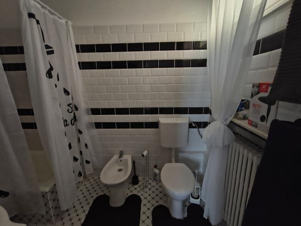 Închiriere apartament 4 camere, 153 mp, mobilat și utilat - parter vilă - Dorobanți Capitale