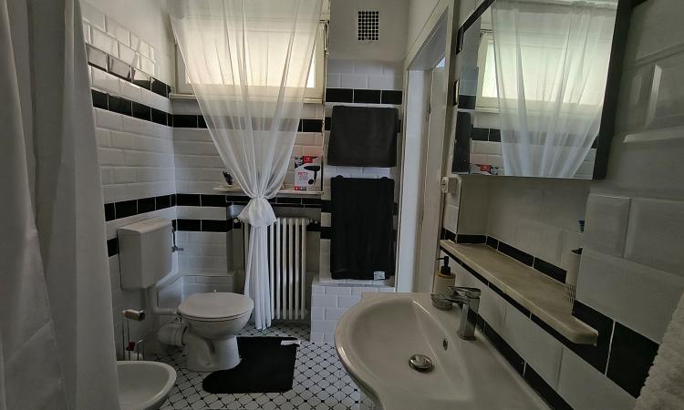 Închiriere apartament 4 camere, 153 mp, mobilat și utilat - parter vilă - Dorobanți Capitale