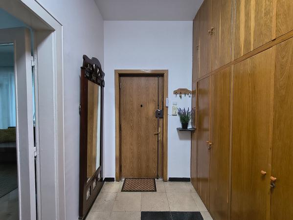 Închiriere apartament 4 camere, 153 mp, mobilat și utilat - parter vilă - Dorobanți Capitale