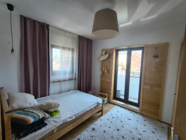 Apartament de vânzare, 6 camere, 183 mp, la mansarda - zona Floeasca