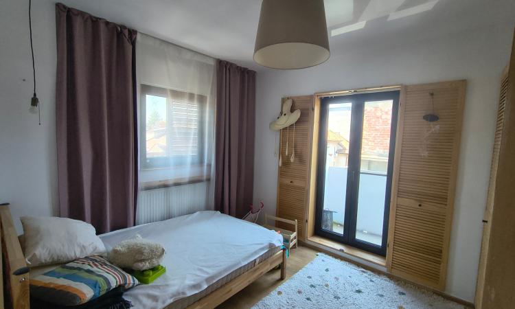 Apartament de vânzare, 6 camere, 183 mp, la mansarda - zona Floeasca