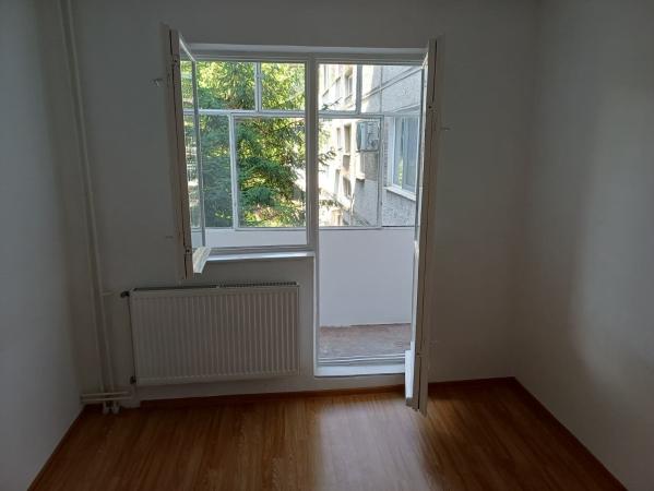 Apartament 2 camere, semidecomandat Dacia