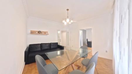 Piata Alba Iulia - Matache Dobrescu - apartament 2 camere in vila