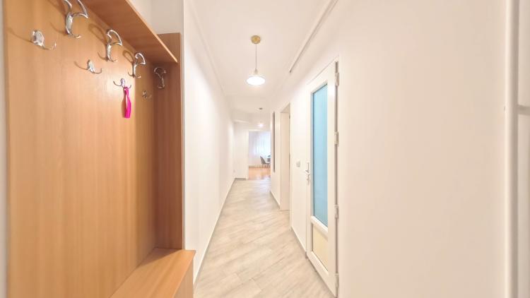 Piata Alba Iulia - Matache Dobrescu - apartament 2 camere in vila