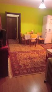 Apartament 2 camere, 56 mp, etaj 3/5, bloc izolat, boxă – zona Hotel Strelitia / Modern – Timișoara