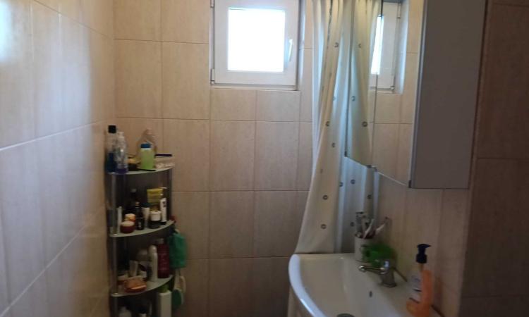 Apartament 2 camere, 56 mp, etaj 3/5, bloc izolat, boxă – zona Hotel Strelitia / Modern – Timișoara