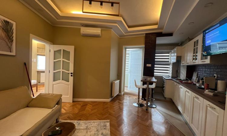 2 camere lux la Piata Amzei