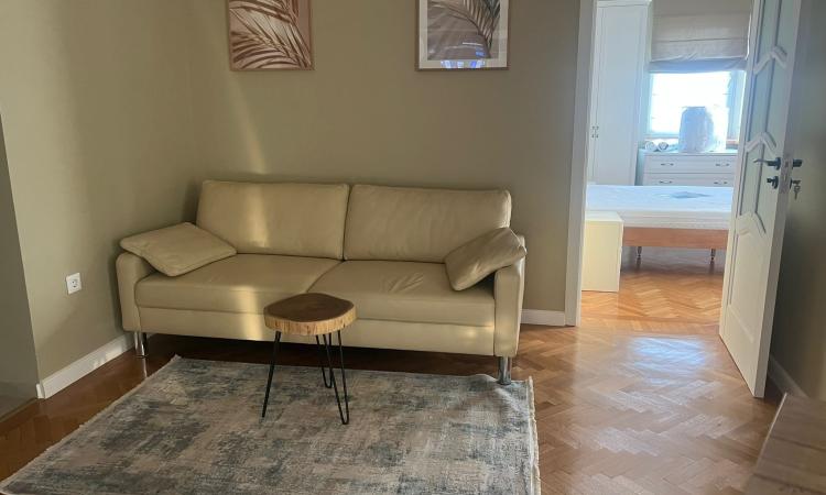 2 camere lux la Piata Amzei