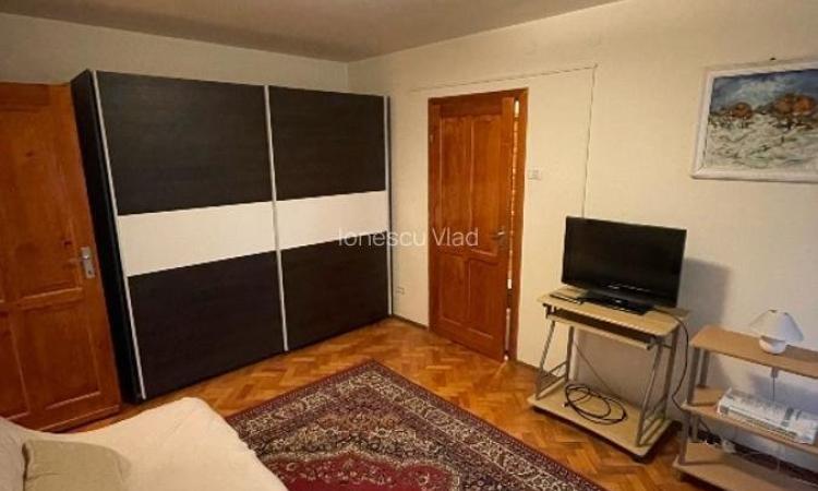 Apartament 2 camere, decomandat, Central