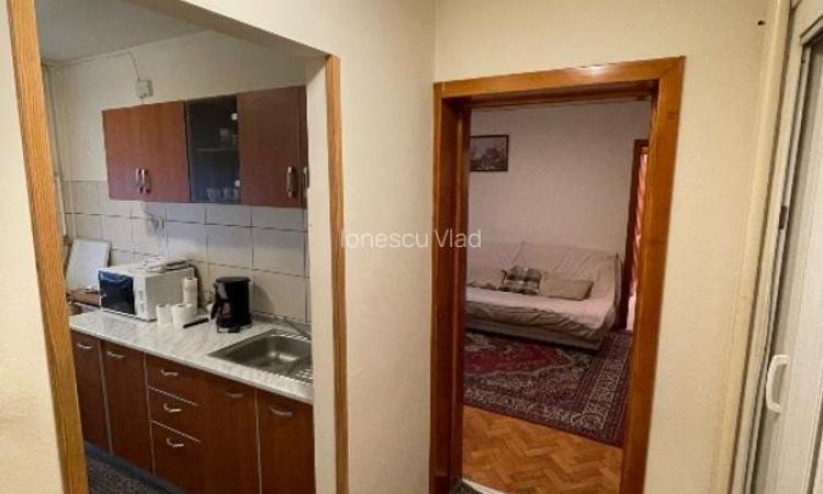 Apartament 2 camere, decomandat, Central
