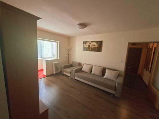 Apartament cu 2 camere, semidecomandat, 52 mp, etaj 1 – Zona Stadion Dan Păltinișanu