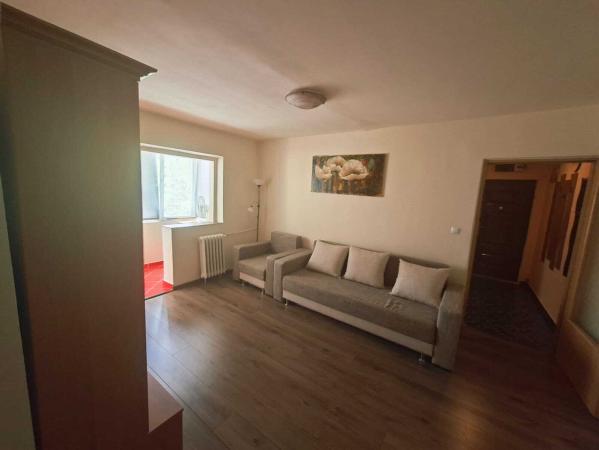 Apartament cu 2 camere, semidecomandat, 52 mp, etaj 1 – Zona Stadion Dan Păltinișanu