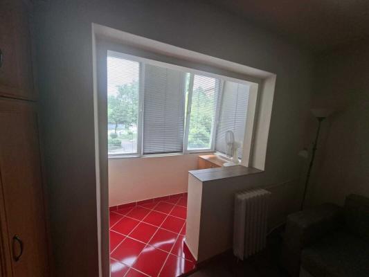 Apartament cu 2 camere, semidecomandat, 52 mp, etaj 1 – Zona Stadion Dan Păltinișanu