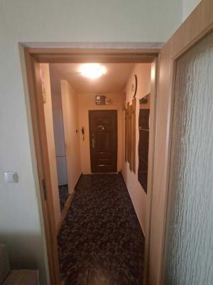 Apartament cu 2 camere, semidecomandat, 52 mp, etaj 1 – Zona Stadion Dan Păltinișanu