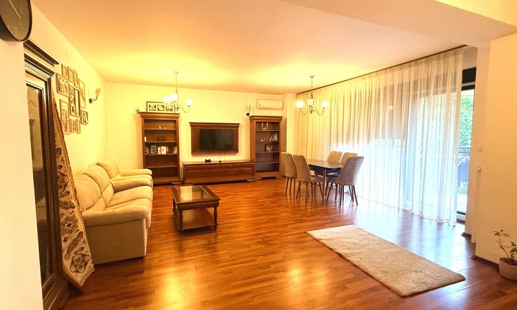 Apartament de închiriat 3 camere Central Park