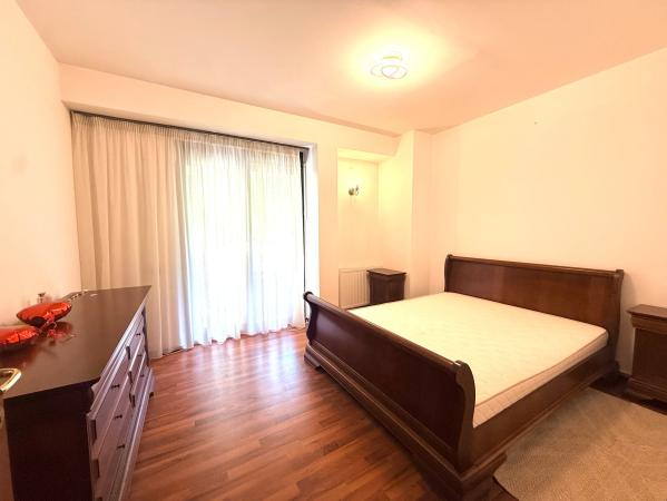 Apartament de închiriat 3 camere Central Park