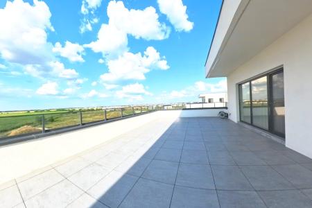 Apartament exclusivist 4 camere Tunari-Otopeni – Terasă de 85 mp – Parcare inclusă