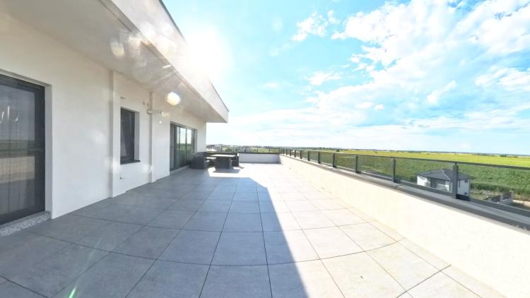 Apartament exclusivist 4 camere Tunari-Otopeni  – Terasă de 85 mp – Parcare inclusă