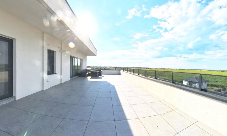 Apartament exclusivist 4 camere Tunari-Otopeni – Terasă de 85 mp – Parcare inclusă