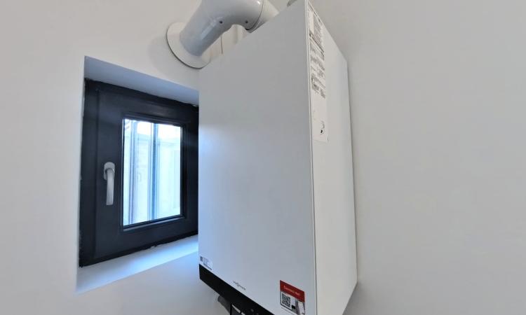 2 Camere - Piața Amzei - Spațios - Renovat