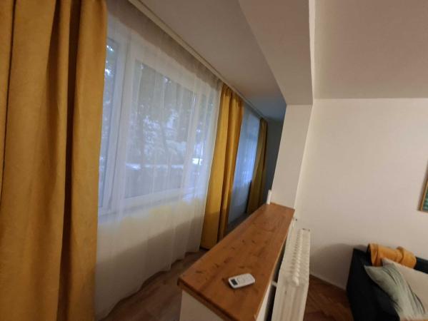 2 camere, semidecomandat, cu o suprafață utilă de 46 mp, situat la parter