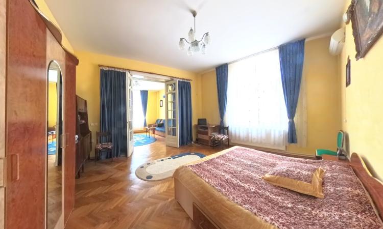 2 camere in vila / Aproape de Parcul Carol
