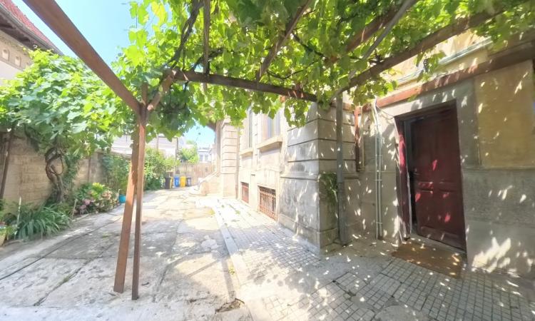 2 camere in vila / Aproape de Parcul Carol